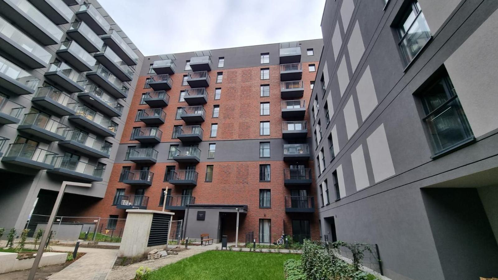 New #Madalinskiego57 - City Center, New Bulding, 2 Bedrooms, 2X Double Beds And A Fold-Out Sofa, Separate Kitchen, Air Conditioning, Balcony, Underground Parking, Self Check In 24H, Internet, Netflix, Coffee Machine, Washing Machine,1 Km To The Railw Wrocław Zewnętrze zdjęcie