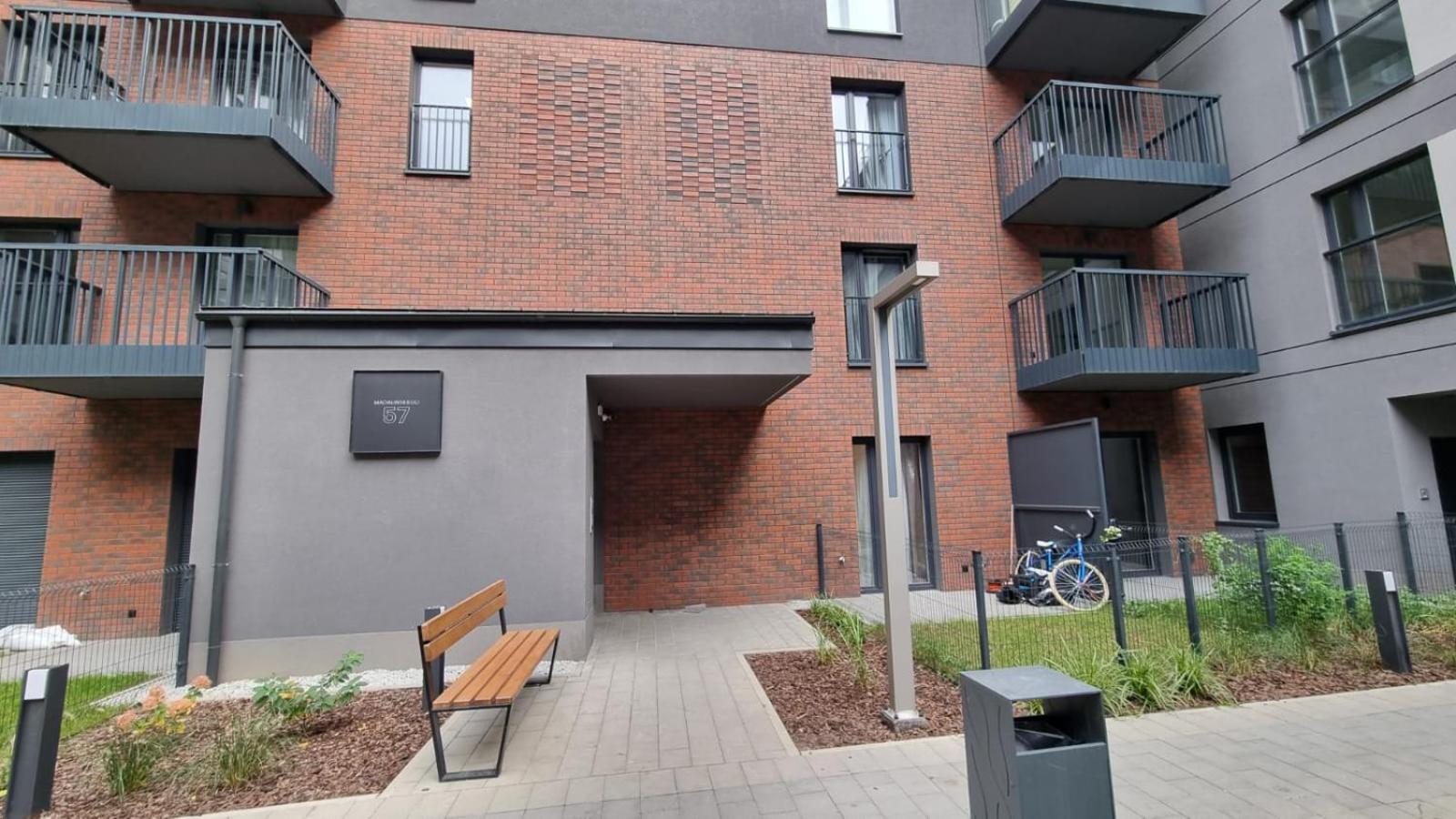New #Madalinskiego57 - City Center, New Bulding, 2 Bedrooms, 2X Double Beds And A Fold-Out Sofa, Separate Kitchen, Air Conditioning, Balcony, Underground Parking, Self Check In 24H, Internet, Netflix, Coffee Machine, Washing Machine,1 Km To The Railw Wrocław Zewnętrze zdjęcie