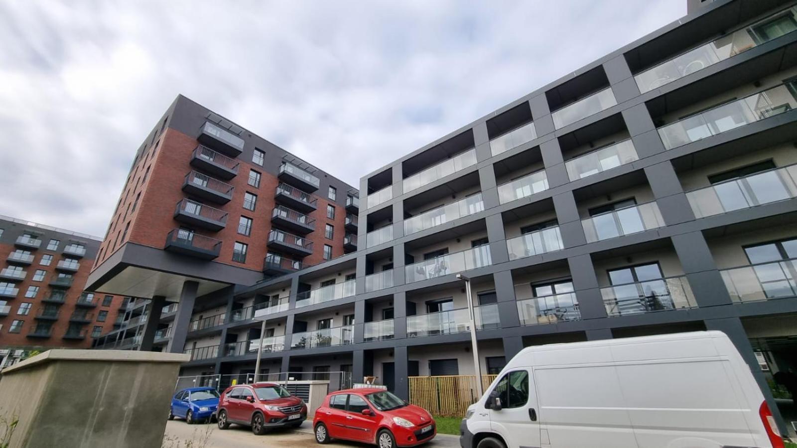 New #Madalinskiego57 - City Center, New Bulding, 2 Bedrooms, 2X Double Beds And A Fold-Out Sofa, Separate Kitchen, Air Conditioning, Balcony, Underground Parking, Self Check In 24H, Internet, Netflix, Coffee Machine, Washing Machine,1 Km To The Railw Wrocław Zewnętrze zdjęcie